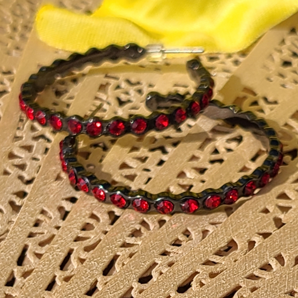 Ladies earrings for sale red blk